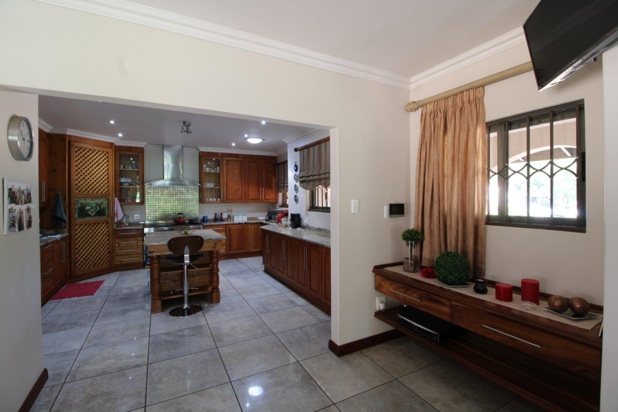11 Bedroom Property for Sale in Van Der Hoff Park North West